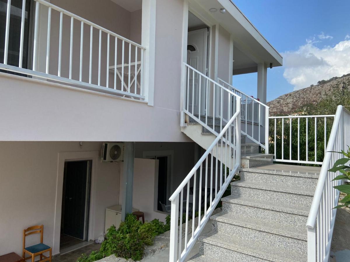 Persephone Hotel Himare Luaran gambar