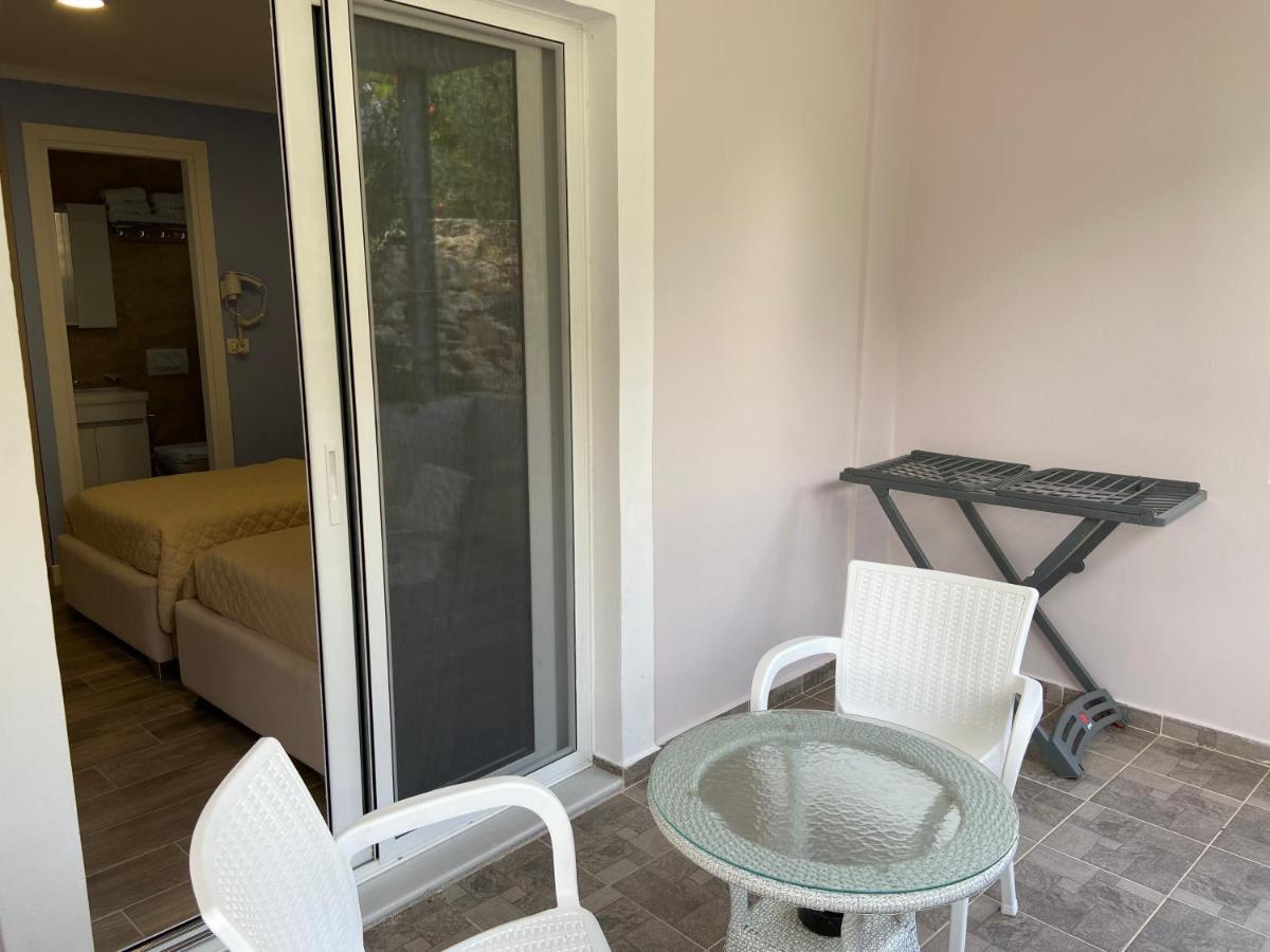 Persephone Hotel Himare Luaran gambar