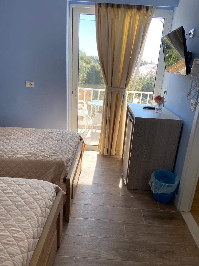 Persephone Hotel Himare Luaran gambar