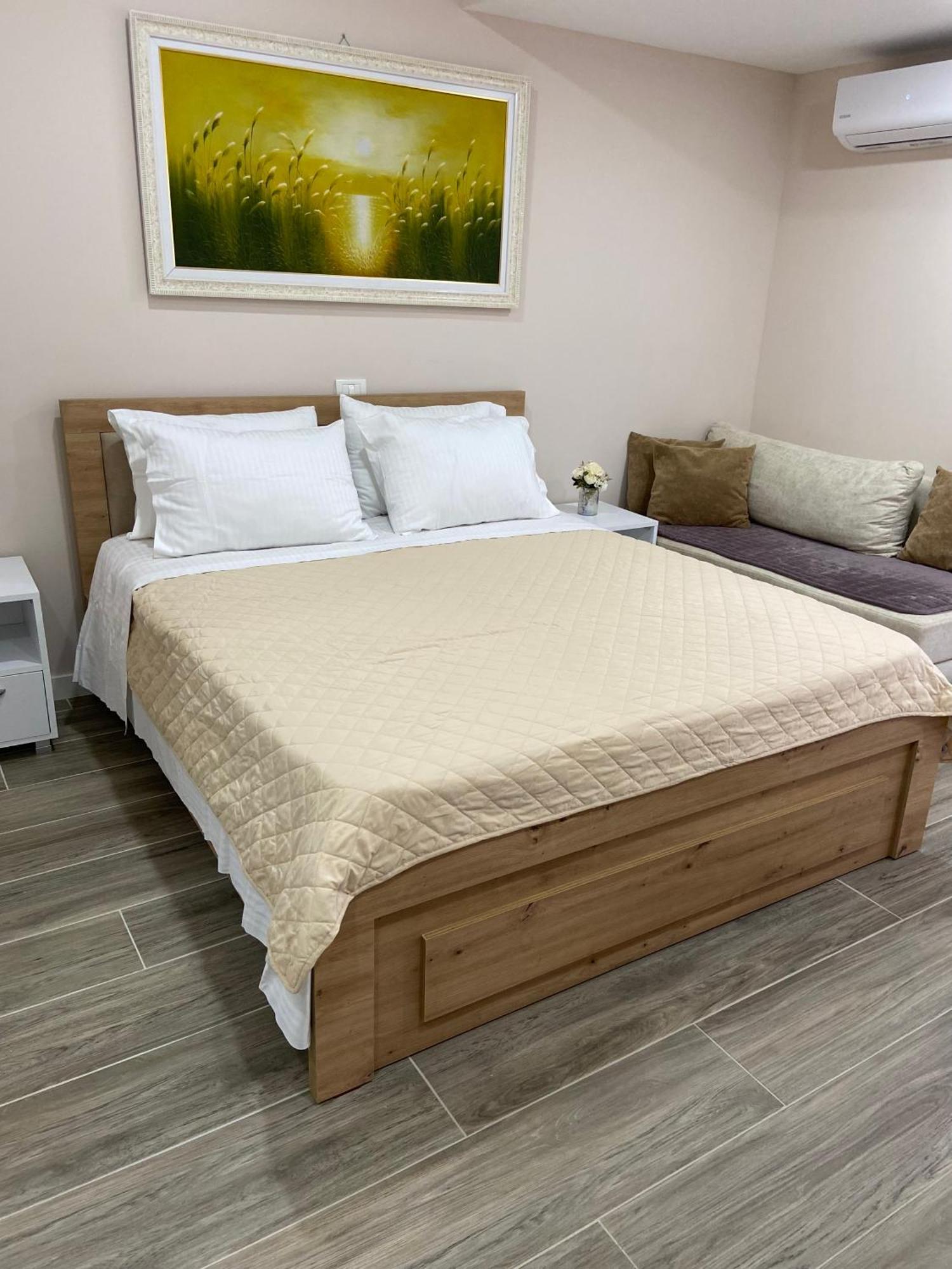 Persephone Hotel Himare Luaran gambar